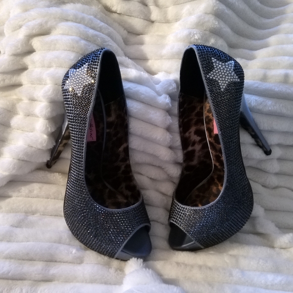 Betsey Johnson Blue Rhinstoned Stilletto Heels Wuth A Star Embellishment Size 10 - Picture 2 of 3